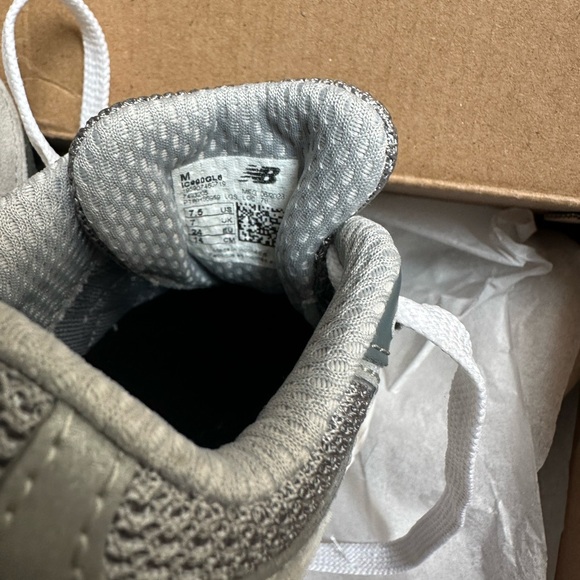 NIB New Balance 990v6 7.5 Toddler - Picture 3 of 4